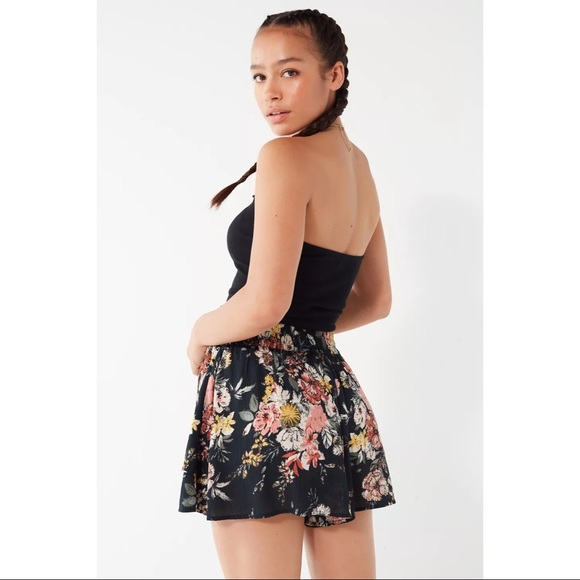 UO BOG Collective Santa Monica Floral Short - Picture 2 of 4